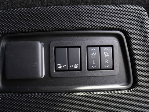 Used 2025 Cadillac Escalade Sport w/ LPO, ONYX Package AWD/4WD image 47