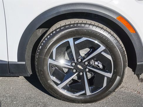 New 2026 Chevrolet Equinox EV LT image 9