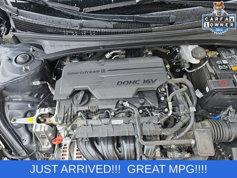 Used 2023 Hyundai Elantra Limited FWD image 19