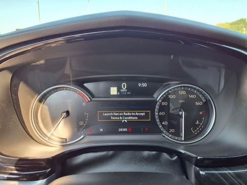 Used 2025 Cadillac XT6 Premium Luxury FWD image 11