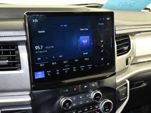 Used 2023 Ford Expedition XLT AWD/4WD image 19
