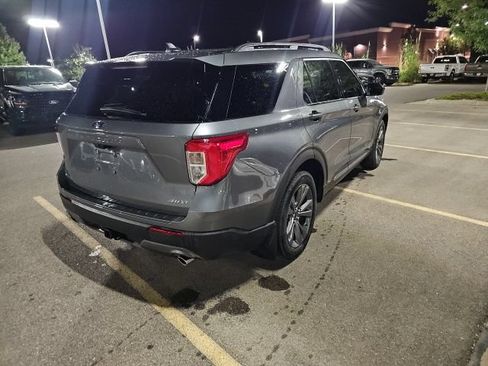 Used 2024 Ford Explorer XLT w/ Equipment Group 202A AWD/4WD image 5