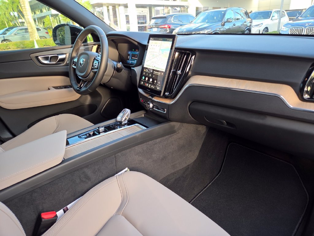 Used 2026 Volvo XC60 B5 Plus AWD/4WD image 27