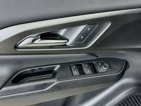 Used 2026 Chevrolet Equinox EV LT w/ Comfort Package FWD image 18