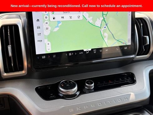 Used 2025 Ford Expedition Max Active RWD image 9
