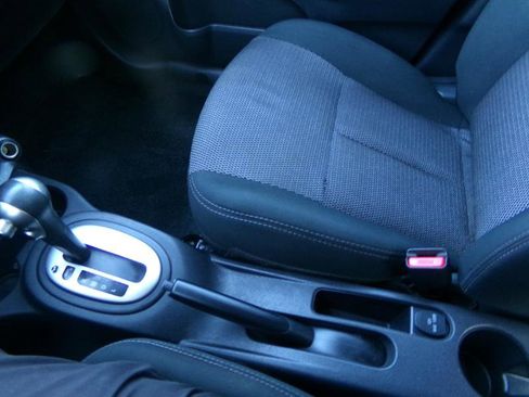 Used 2019 Nissan Versa SV image 23