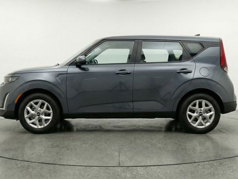 Used 2025 Kia Soul LX w/ LX Technology Package image 5