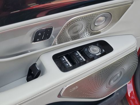 New 2026 Lincoln Nautilus Reserve image 9