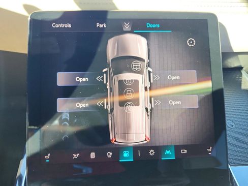 Used 2025 Cadillac Escalade ESV Sport w/ Touring Package image 21