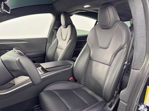 Used 2022 Tesla Model X Plaid image 41