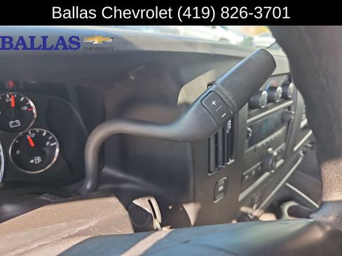 Used 2018 Chevrolet Express 2500 w/ Driver Convenience Package RWD image 15