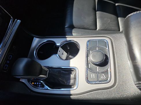 Certified 2022 Jeep Grand Cherokee Limited image 22