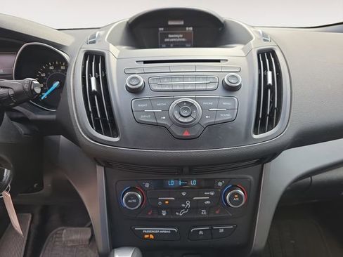 Used 2017 Ford Escape SE w/ SE Cold Weather Package image 10