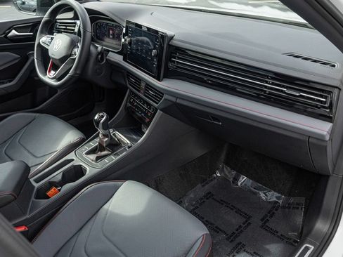 Certified 2025 Volkswagen Jetta GLI Autobahn FWD image 31