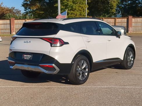 Used 2025 Kia Sportage SX image 8