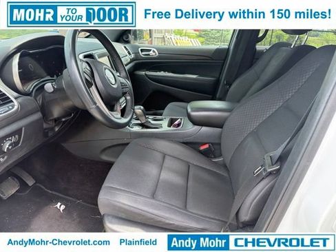 Used 2018 Jeep Grand Cherokee Laredo AWD/4WD image 12