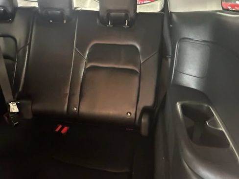 Used 2023 Nissan Pathfinder SL AWD/4WD image 26