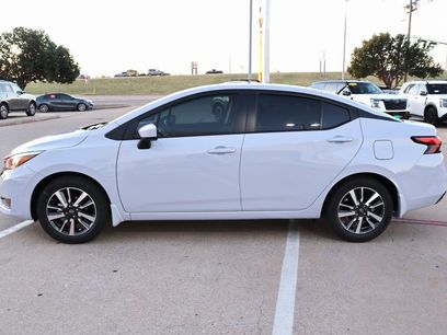 New 2025 Nissan Versa SV w/ Trunk Package