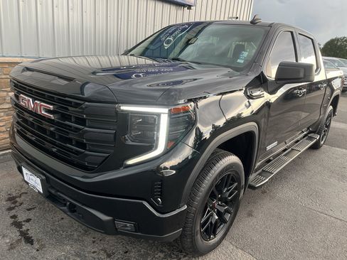 Used 2023 GMC Sierra 1500 Elevation AWD/4WD image 2