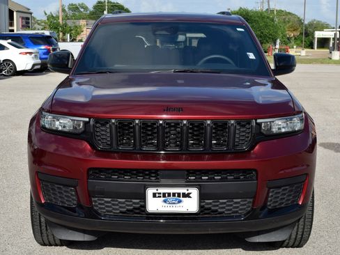 Used 2023 Jeep Grand Cherokee L Laredo image 2