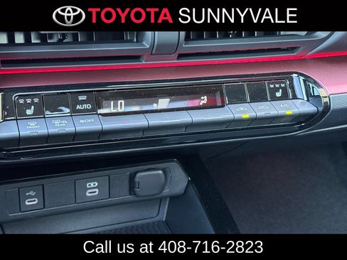 Used 2026 Toyota Prius Plug-In Hybrid FWD image 24