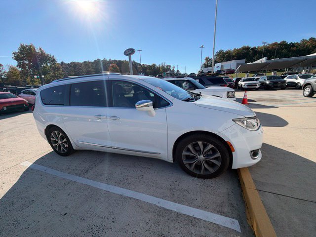 Used 2017 Chrysler Pacifica Limited FWD image 14