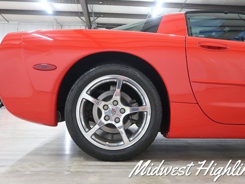 Used 2002 Chevrolet Corvette Coupe w/ Preferred Equipment Group2 RWD image 22