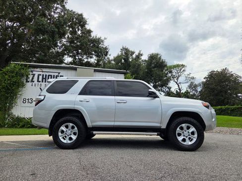 Used 2016 Toyota 4Runner SR5 image 6