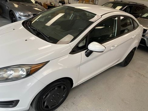 Used 2015 Ford Fiesta S image 4