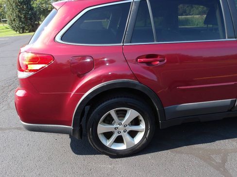 Used 2014 Subaru Outback 2.5i Limited AWD/4WD image 34