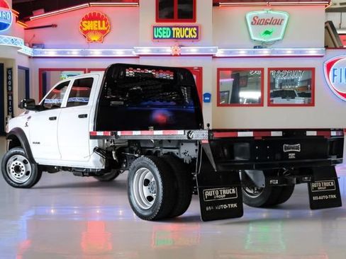 Used 2022 RAM 5500 Tradesman w/ Chrome Appearance Group AWD/4WD image 4