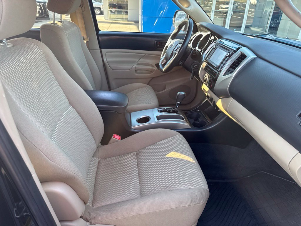 Used 2015 Toyota Tacoma PreRunner w/ SR5 Package RWD image 13