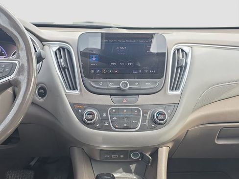 Used 2019 Chevrolet Malibu Premier w/ Sun and Wheel Package FWD image 14