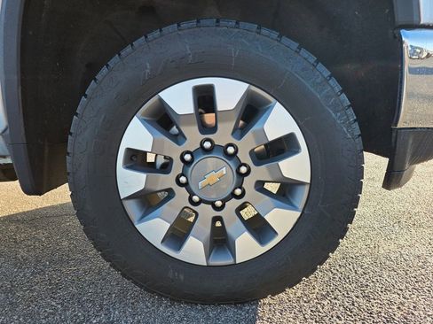 Used 2022 Chevrolet Silverado 2500 LTZ w/ Z71 Off-Road Package AWD/4WD image 30