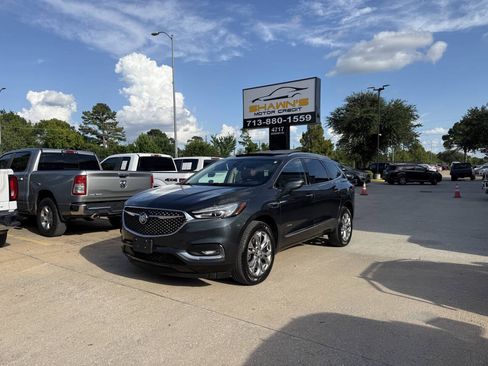 Used 2018 Buick Enclave Avenir w/ Avenir Technology Package AWD/4WD image 44