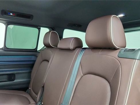 Used 2025 Volkswagen ID. Buzz Pro S image 31