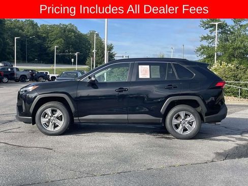 Used 2024 Toyota RAV4 XLE AWD/4WD image 2