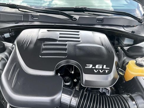 Used 2022 Dodge Charger SXT w/ Blacktop Package RWD image 31