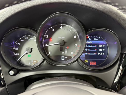 Certified 2026 Porsche Macan AWD/4WD image 24