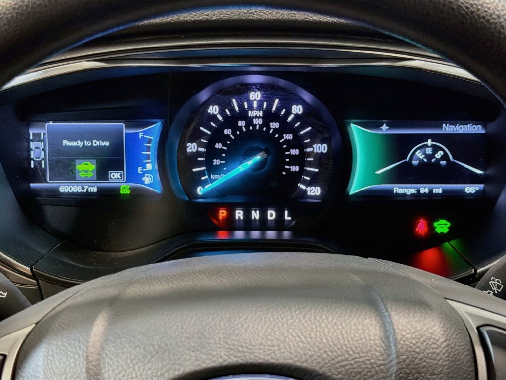Used 2020 Ford Fusion SE FWD image 14