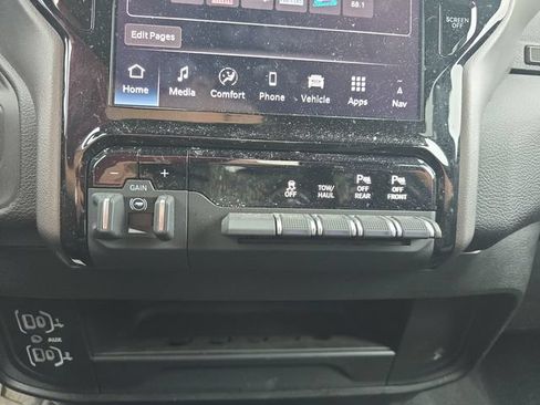 Used 2025 RAM 2500 Big Horn AWD/4WD image 23