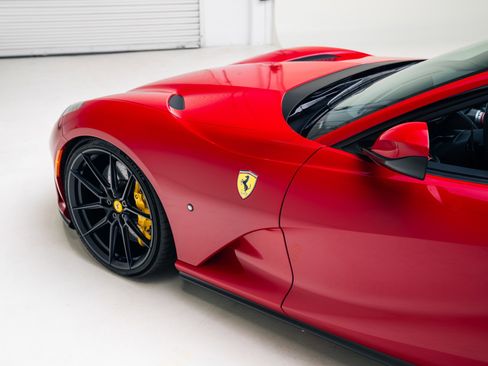 Used 2019 Ferrari 812 Superfast image 22