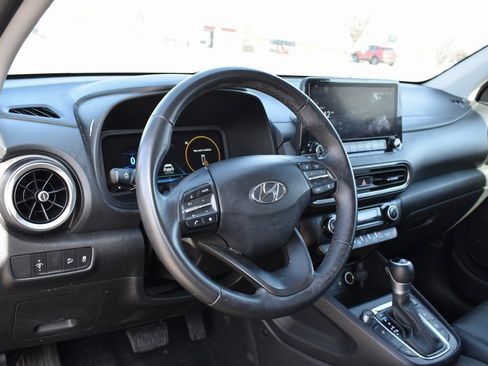 Used 2022 Hyundai Kona Limited image 9