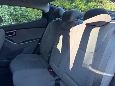 Used 2015 Hyundai Elantra SE FWD image 9