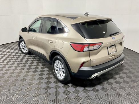 Used 2020 Ford Escape SE image 10