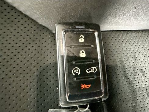 Used 2023 Jeep Grand Cherokee L Laredo image 17