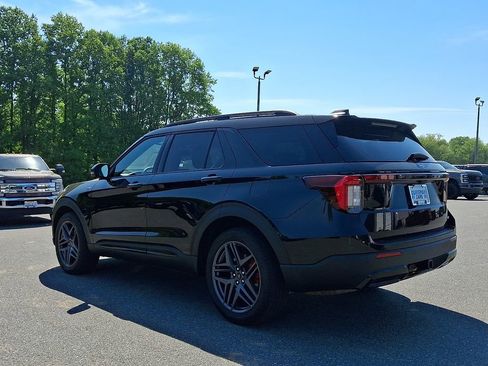 Used 2025 Ford Explorer ST-Line w/ Premium Package AWD/4WD image 4