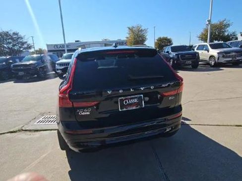 Used 2022 Volvo XC60 B5 Momentum w/ Climate Package AWD/4WD image 38