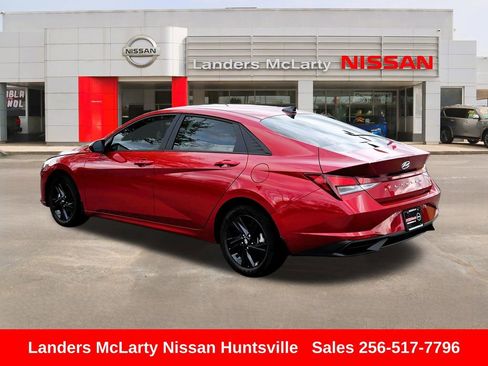 Used 2023 Hyundai Elantra SEL image 6