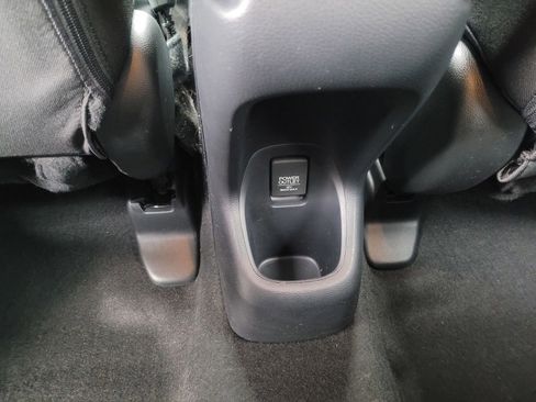 Used 2017 Honda HR-V EX image 14